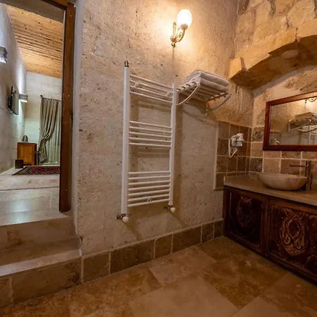 Kapalos Cave Hotel