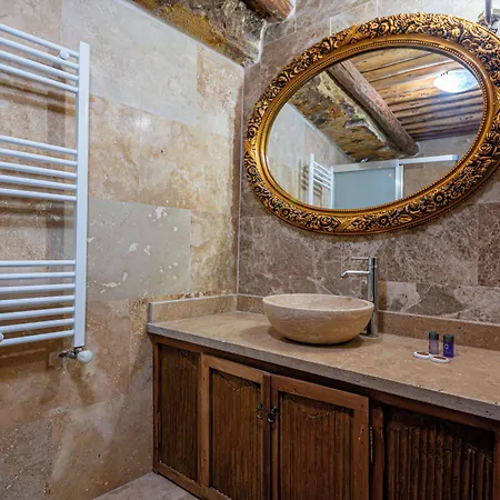 Kapalos Cave 호텔 어굽