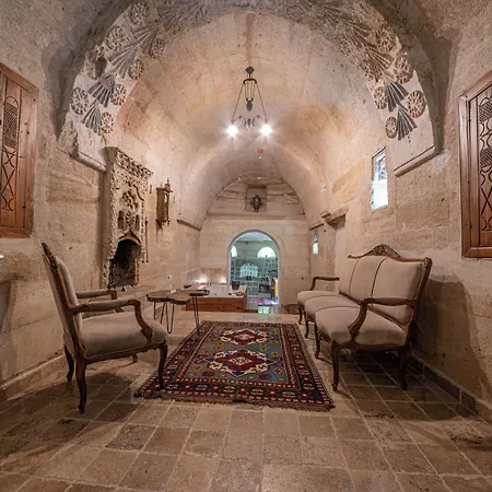 Kapalos Cave 호텔 *