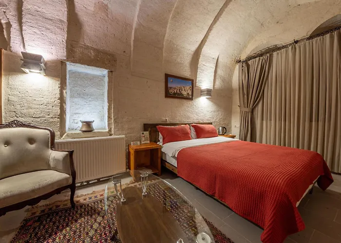 Kapalos Cave Hotel *